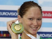 Aliaksandra Herasimenya Wins Gold in 50m Freestyle at European Swimming Championships