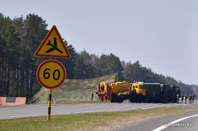 The airplanes and helicopters were landed on highway M1 (Brest region).