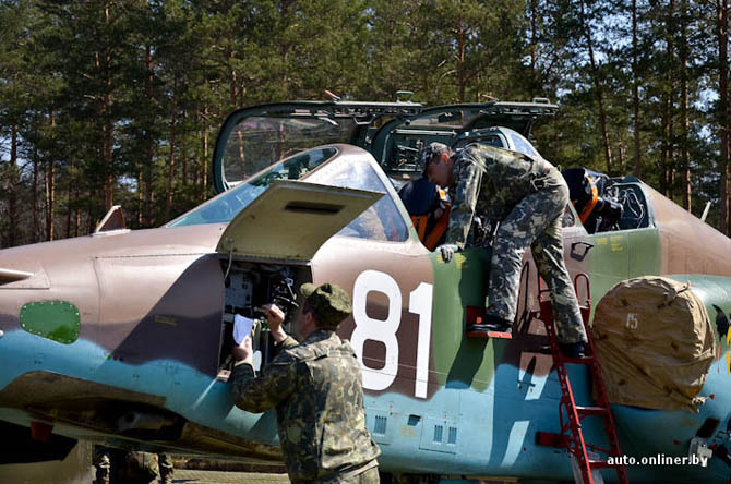 The airplanes and helicopters were landed on highway M1 (Brest region).