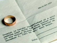 Lee Harvey Oswald's wife sells wedding ring which he acquired in Minsk